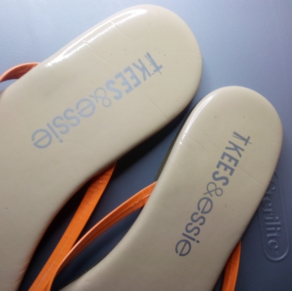 TKEES x Essie Orange Nail Polish Inspired Thong Sandals - Picture 3 of 8